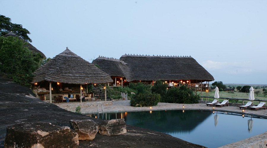 Apoka Safari Lodge